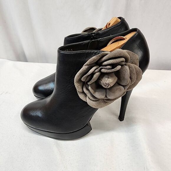 Kelsi Dagger Size 8 Rosabella Platform Ankle Booties w/Suede Gray Roses Leather - Picture 6 of 15